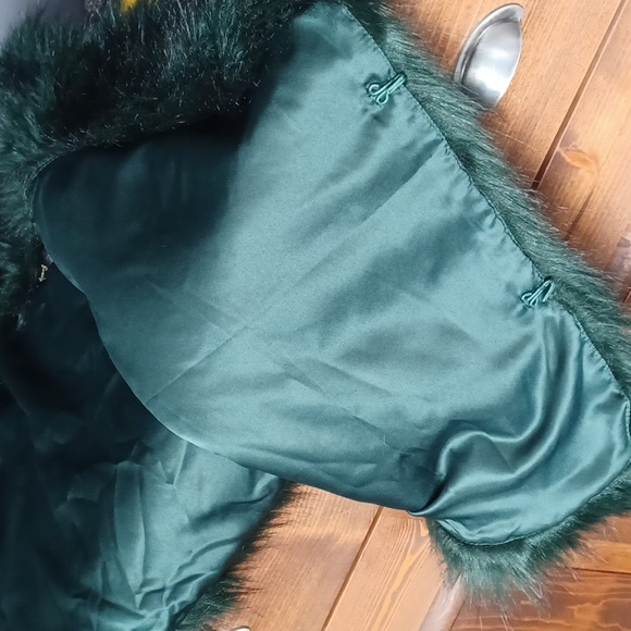 Jessica Simpson  fuzzy  vest - Picture 10 of 12